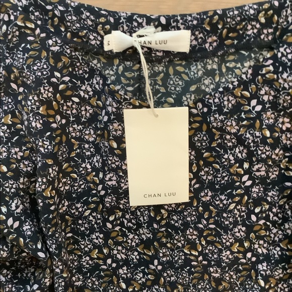 🌱CHAN LUU RUFFLE TANK 🌱 - Picture 5 of 8